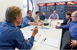 Besprechung im EXACT-Schulungsraum