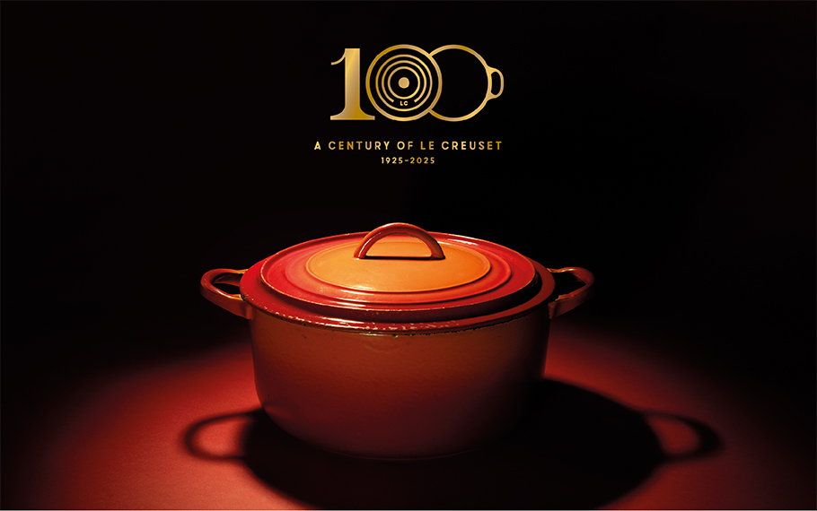 Le Creuset cooking pot with lid - 100 - A CENTURY OF LE CREUSET 1925-2025