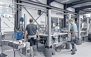 Elektroniker der Firma GRUNWALD GMBH