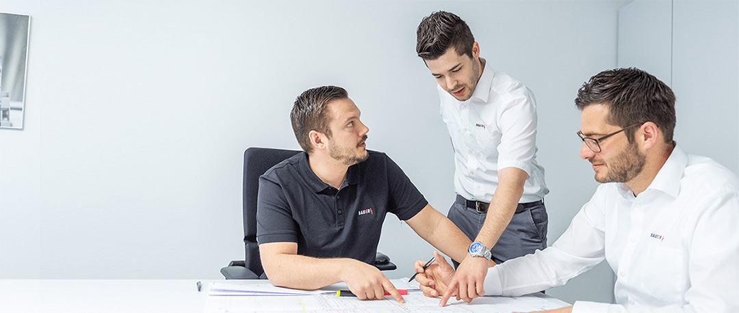 Mitarbeiter der Firma BAUER Elektroanlagen Holding SE
