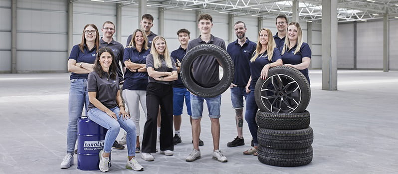 Mitarbeiter der Firma PROFI PARTS Fahrzeugteile